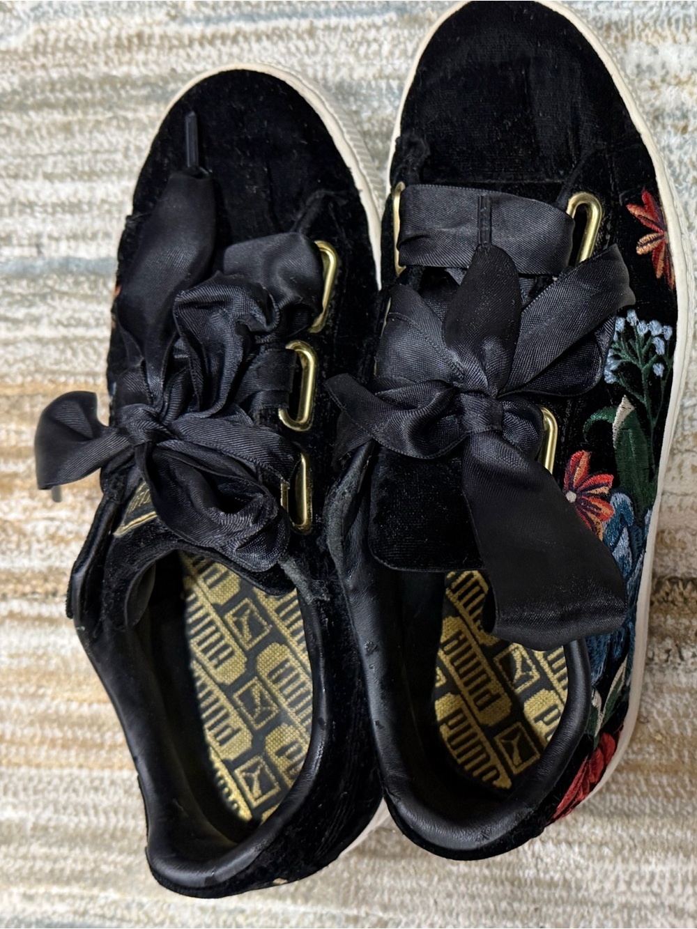 Puma Black Velvet Floral Embroidered Women's Sneakers with Satin Laces - Picture 7 of 8